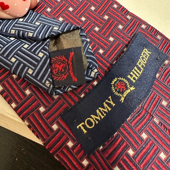 Tommy Hilfiger Two Tone Tie - Picture 8 of 9